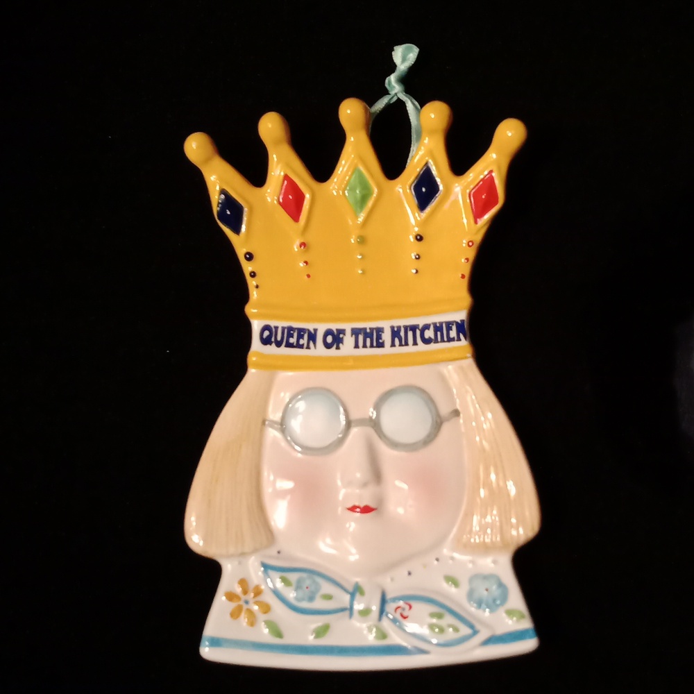Mary Engelbteit Queen of The Kitchen plaque
